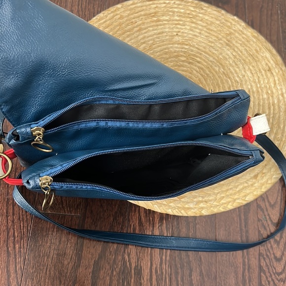 Vintage Minimalist Crossbody Bag - Picture 9 of 16